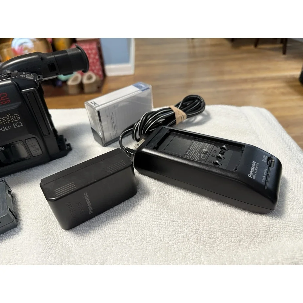 Panasonic PV-IQ604 Camcorder - Black , Please Read Description
